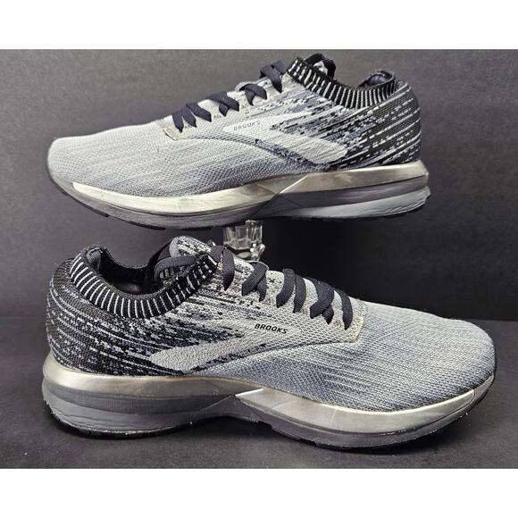Brooks Men 8.5 Comfy footwear main image 5